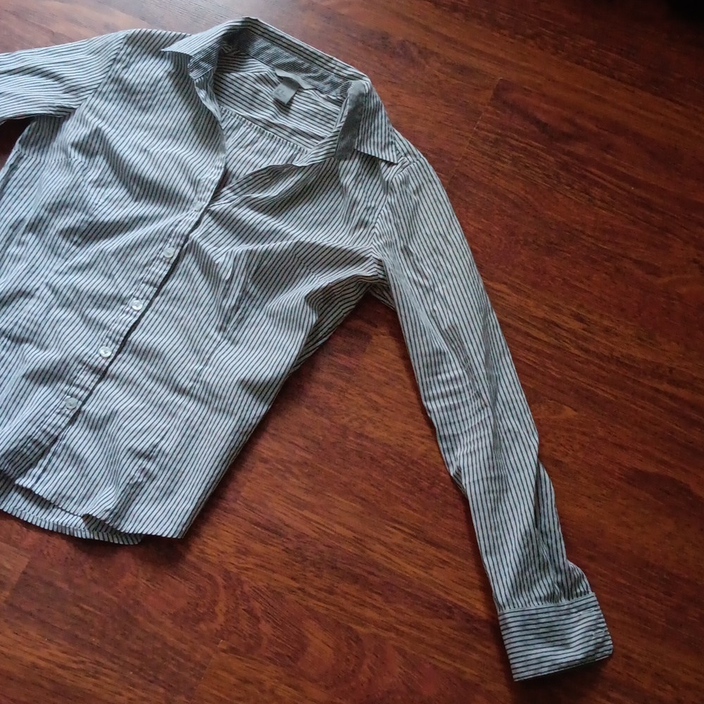 H&M blouse - Picture 3 of 6